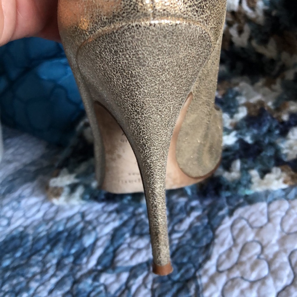 Kate Spade Women's Larisa Dress Pump, Gold Lame 8.5B - Picture 12 of 12